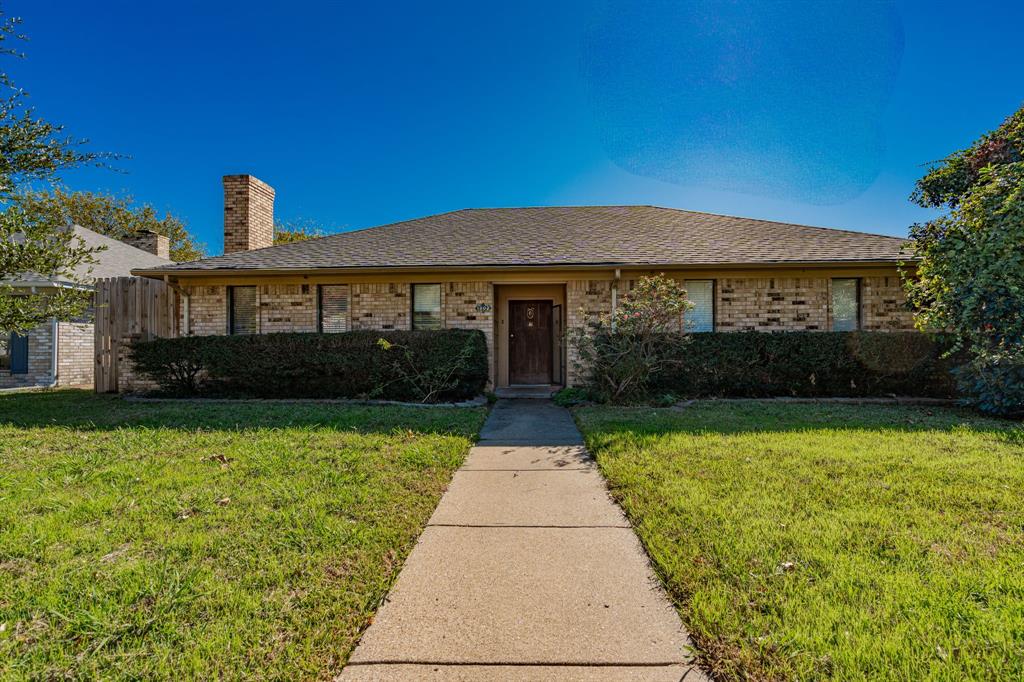 Welcome home to this charming 3-bedroom, 2-bathroom retreat with a pool! Nestled in a vibrant, up-and-coming town just 30 minutes from Dallas, this home is a canvas awaiting your personal touch. Imagine summer days lounging by the pool, hosting unforgettable gatherings, and creating lasting memories. Don't miss this opportunity to make this house your dream home!