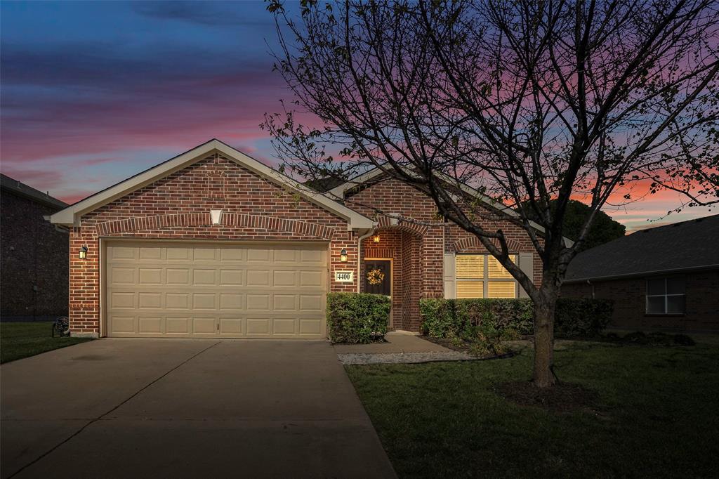 Beautifully maintained one-story home filled with natural light! This 3 bedroom, 2 bath home features new carpet throughout and a thoughtfully updated primary suite with a stunning custom walk-in shower. The open layout offers a comfortable and functional flow, perfect for everyday living and entertaining. The kitchen comes complete with a refrigerator and newly upgraded appliances, making this home truly move-in ready.
Located in a highly desirable North Creek community with exceptional amenities including two pools, a clubhouse, fitness center, and more. Zoned to top-rated Melissa ISD schools, with an elementary school conveniently located within the neighborhood. A fantastic opportunity to own a well-cared-for home in a prime location!