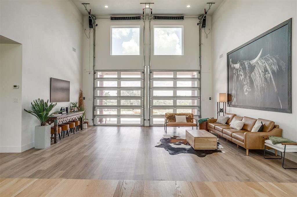 CastleBerry - Commercial Sale