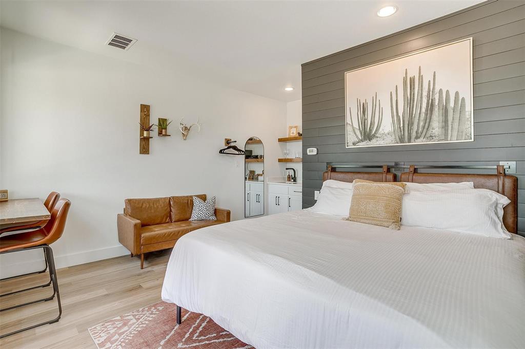 CastleBerry - Commercial Sale