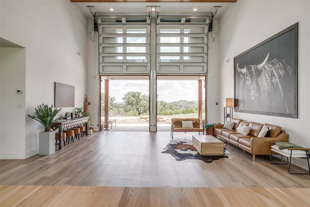 CastleBerry - Commercial Sale