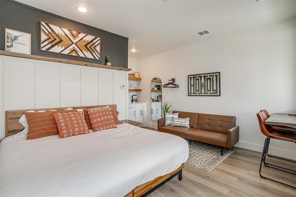 CastleBerry - Commercial Sale
