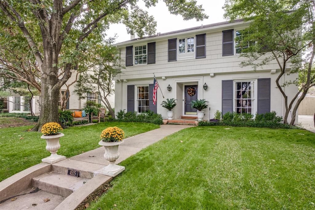 Classic, 2-story Highland Park home in Bradfield Elementary features handsome formals, large family room, plus  flex space downstairs, flanked by formal living room and family room - currently utilized as a bar area, but perfect for a library-study. Eat-in kitchen with 5-burner gas cooktop, double ovens, built-in MW. Upstairs are 4 bedrooms, including a generously proportioned master suite featuring a sitting area and separate walk-in closets. This is the house and the block everyone is looking for!
Note: estate is seller- no seller's disclosure. Seller does not have a survey. Must use Capital Title @ Preston & Lovers. Showings begin Tuesday, Oct. 19 at 9:30 AM. Seller requires possession until 12-15-21.