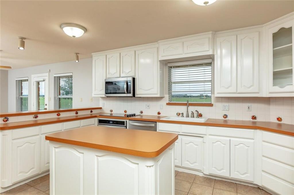 Wm D Thompson - Survey - Residential Lease