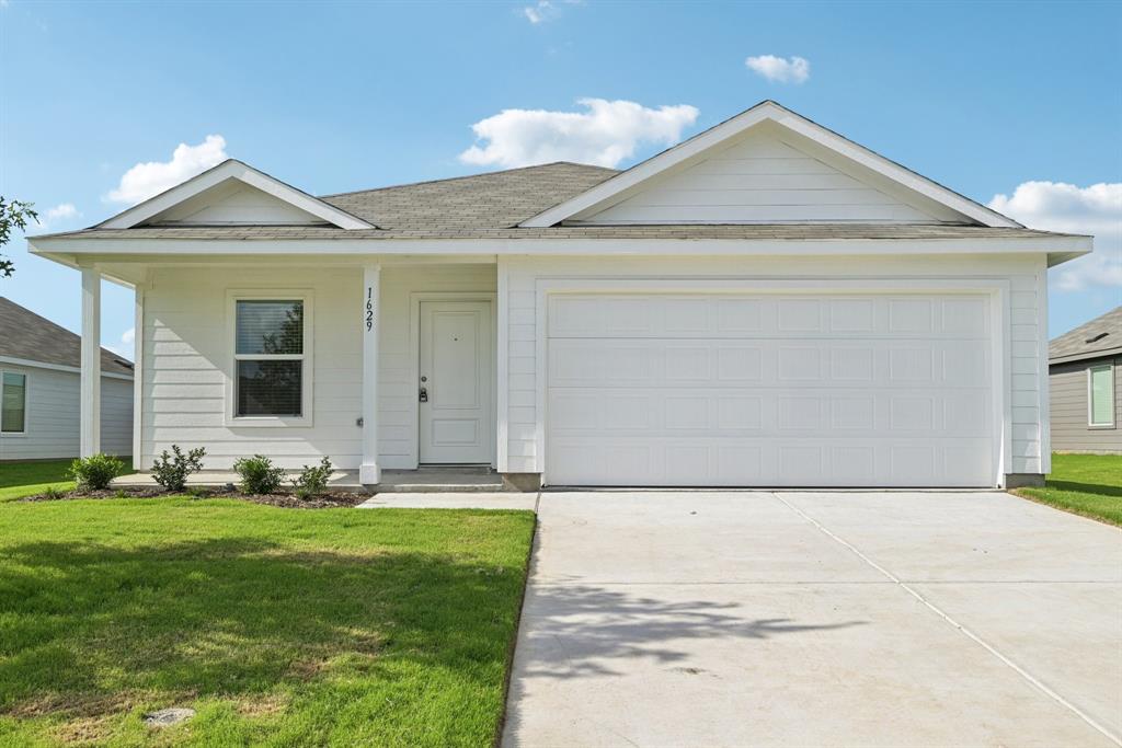 2025 built home located in the highly desirable Honey Creek in North McKinney. This  home boasts 4 bedrooms, 2 bathrooms, and 1,667 square feet of thoughtfully designed living space. This single-story home also features upgraded luxury vinyl plank flooring in the main areas, cozy carpeting in the bedrooms, and fresh neutral paint throughout.
The open-concept floor plan connects the family room, dining area, and chef’s kitchen, complete with quartz countertops, white wood cabinetry, a gas cooktop, an eat-in island, and a spacious pantry. The private primary suite offers a serene retreat with an ensuite bathroom and walk-in closet, while the secondary bedrooms are conveniently located near a full bathroom at the front of the house. Down the foyer, you’ll find a modern layout blending a peninsula-style kitchen, an inviting dining space, and a family room perfect for entertaining. The owner’s suite, tucked away in a quiet corner, provides a peaceful space with an attached bath and walk-in closet.
Outside, the fully sodded yard includes a sprinkler system, patio, and privacy fence, making it ideal for outdoor activities and pets. Conveniently located near schools, shopping, and HWY 75, this home offers easy access to local amenities.
The Preserve at Honey Creek offers a vibrant community lifestyle with parks, trails, a playground, a clubhouse, and a pool featuring a lazy river.