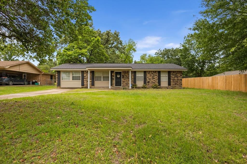 Charming 4-bedroom, 2-bath home centrally located in downtown, just minutes from shopping, dining, Walmart, and quick access to I-20. The roof has been recently replaced, and the primary bathroom shower has been updated. Investor and first time home buyer friendly. The spacious primary suite includes its own private ensuite bathroom, creating a comfortable and functional master, separate from the secondary bedrooms. 3 spacious bed rooms, large living room with open concept to Kitchen and dining area. Outside, you’ll find a fully fenced yard and a small workshop with electricity in the backyard, perfect for hobbies, storage, or projects. With its convenient location, flexible layout, and a little TLC, this property offers a great opportunity for a variety of buyers. Schedule your showing today!