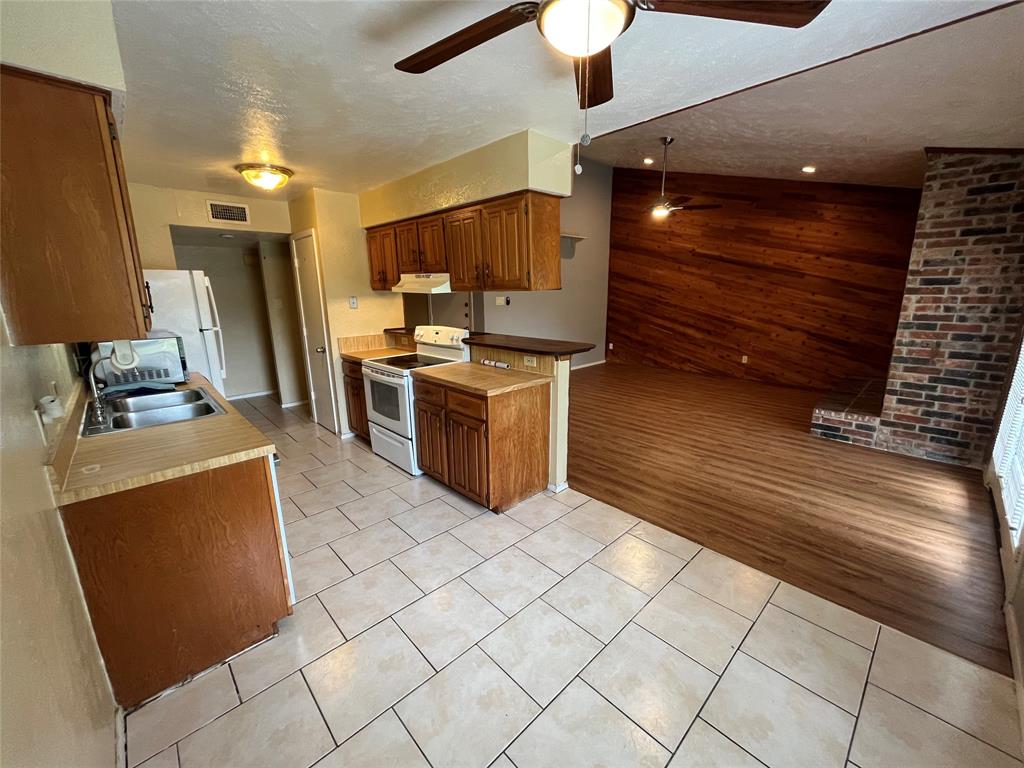 Webb-Britton Estates - Residential Lease