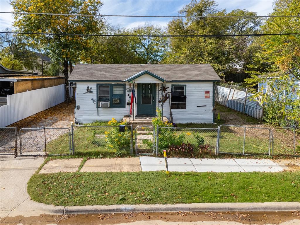 This property is located just minutes from the heart of Trinity Groves which is an upscale urban community. With extensive development and new homes being built in the area, this is a great opportunity to refurbish this home or tear down and build your dream home in this transitional neighborhood. The property is being SOLD AS IS - SELLER WILL MAKE NO REPAIRS. Cash offers will need to include proof of funds.
No Survey available, 
Survey will be at buyers expense 
The value is in the land and location.
Home is in a flood zone. 
Buyer and Buyer's Agent to verify all MLS data including but not limited to measurements,sqft and schools. Neither seller nor listing agent makes any warranties or representation as to accuracy.