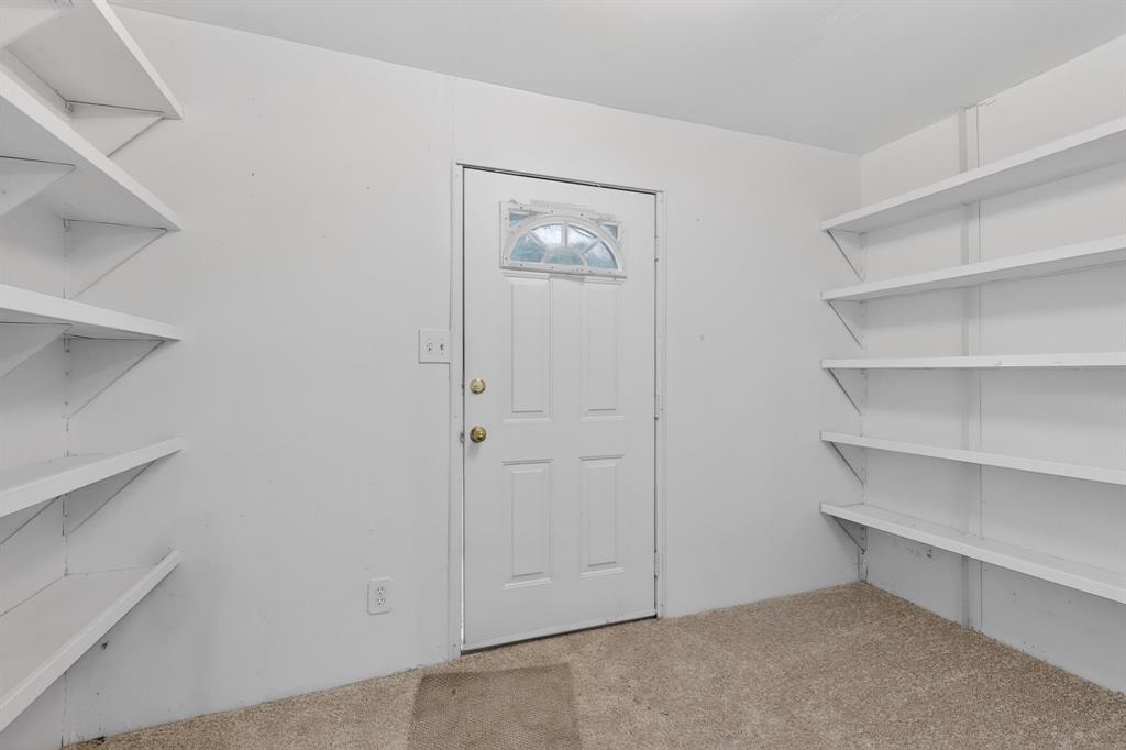 J ABLES, 3.0 ACRES, & HOUSE - Residential
