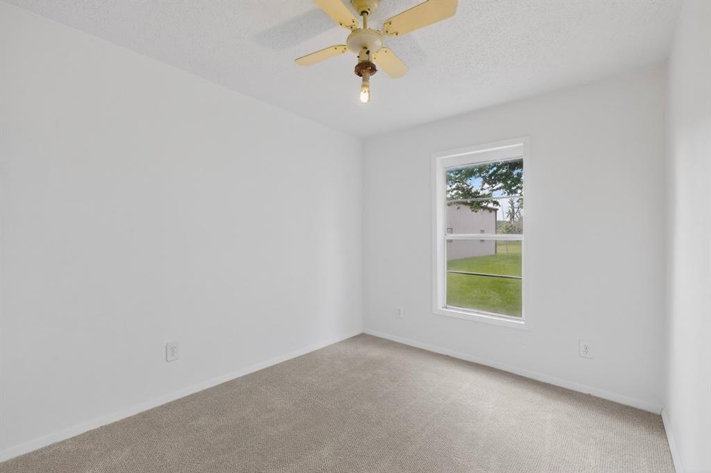 J ABLES, 3.0 ACRES, & HOUSE - Residential