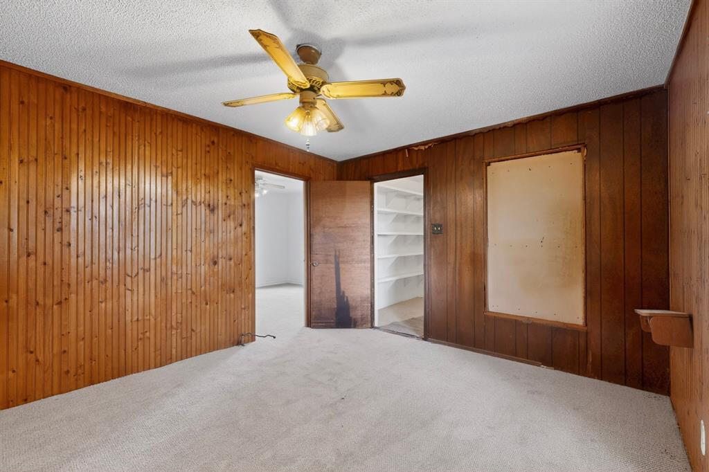 J ABLES, 3.0 ACRES, & HOUSE - Residential