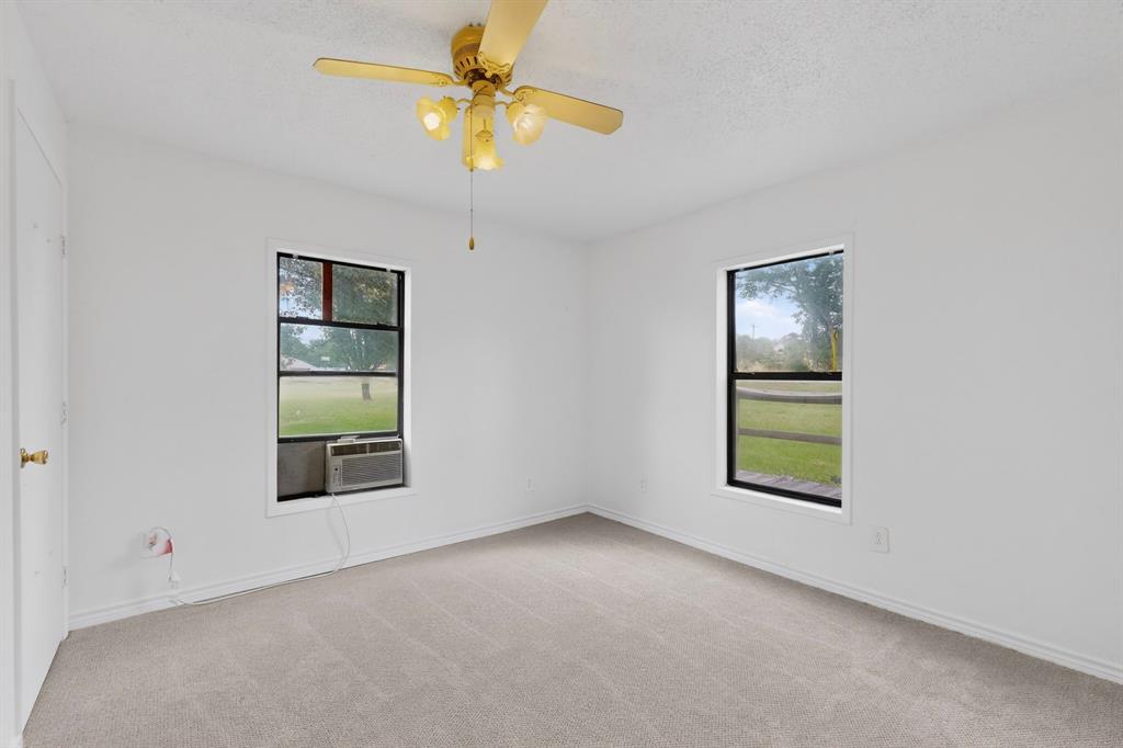 J ABLES, 3.0 ACRES, & HOUSE - Residential