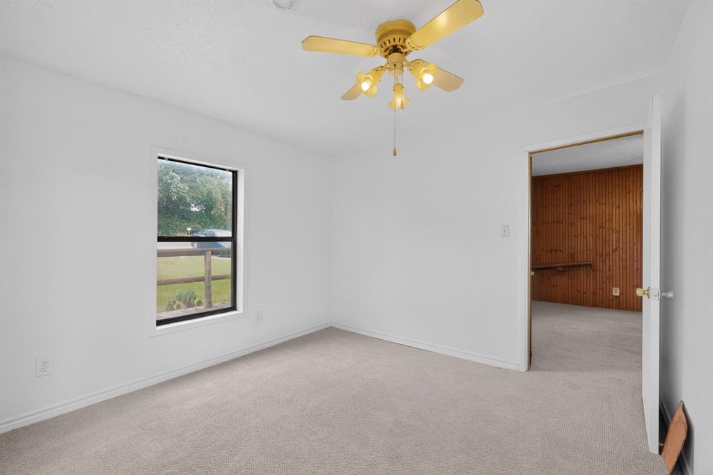 J ABLES, 3.0 ACRES, & HOUSE - Residential
