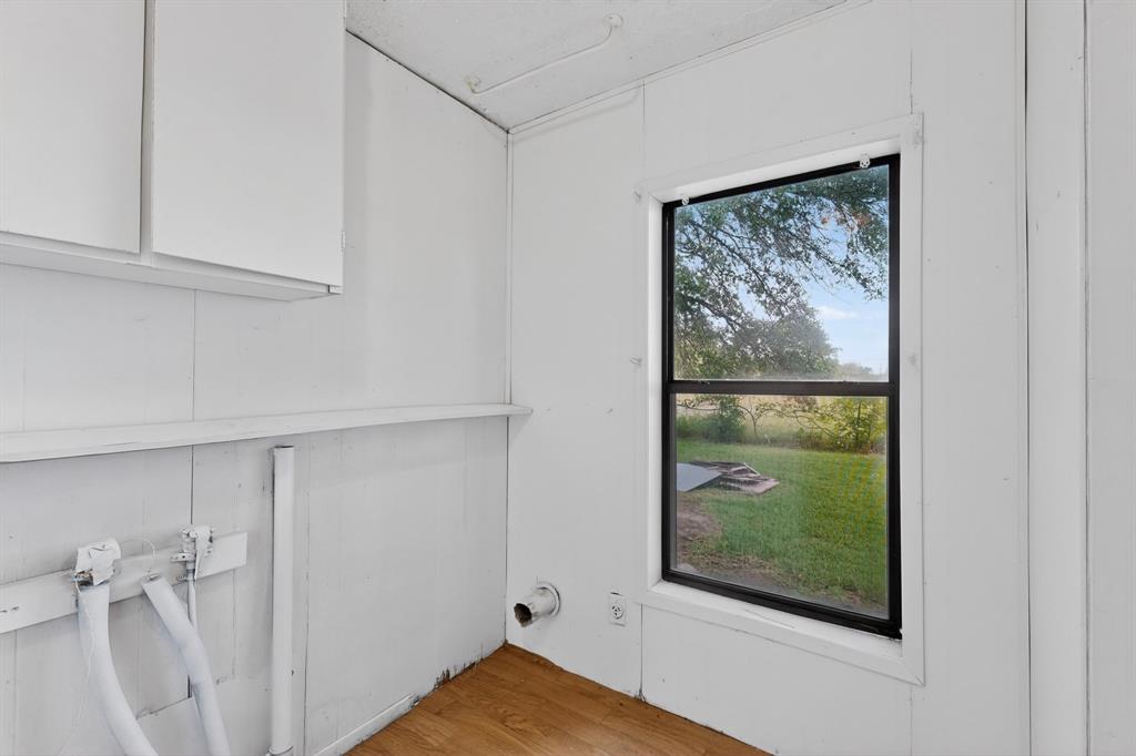 J ABLES, 3.0 ACRES, & HOUSE - Residential