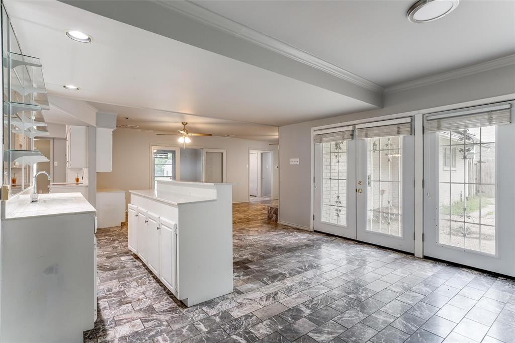 Glen Oaks #11 - Residential