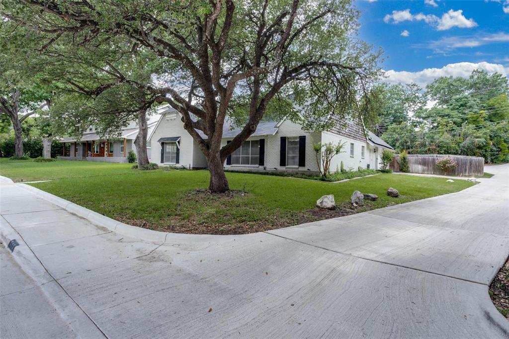 Glen Oaks #11 - Residential