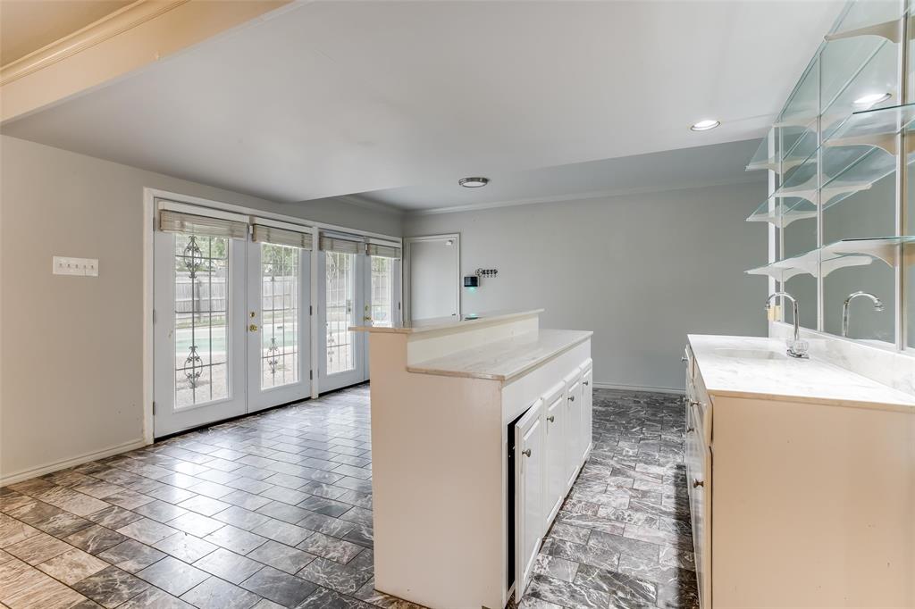 Glen Oaks #11 - Residential