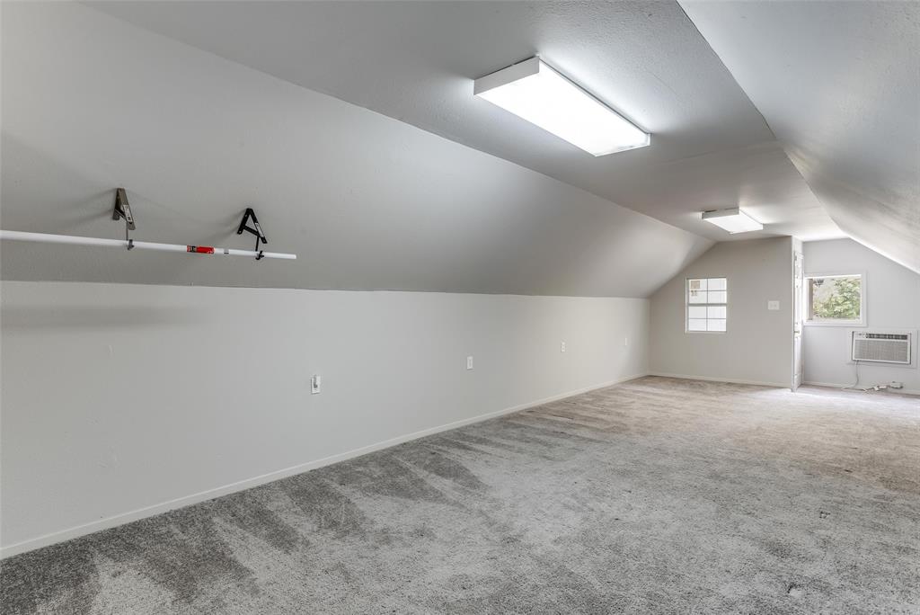 Glen Oaks #11 - Residential