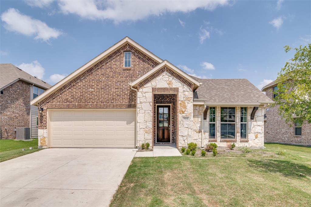 You will love coming home to this better-than-new UnionMain built STUNNER nestled within the Woodland Creek community featuring pool, playground, basketball court and walking trails. This home is very well maintained and features 4 bedrooms, 3 bathrooms, upgraded fireplace, mudbench, tray ceilings, open kitchen, dining and family room. Kitchen is a cook’s dream with upgraded painted cabinets hood, walk-in pantry, stainless steel appliances, and center island. The expansive and flooded with natural light open concept layout offers well-appointed elegant spaces that effortlessly flow into one another creating a wonderful setting for everyday living and entertaining. Master Retreat has a luxe ensuite with a garden tub, walk-in closet, and dual vanities. Outdoor living area with wood fence makes the perfect spot for entertaining! Conveniently located near I-30 & area schools. Come See This Gem Today!