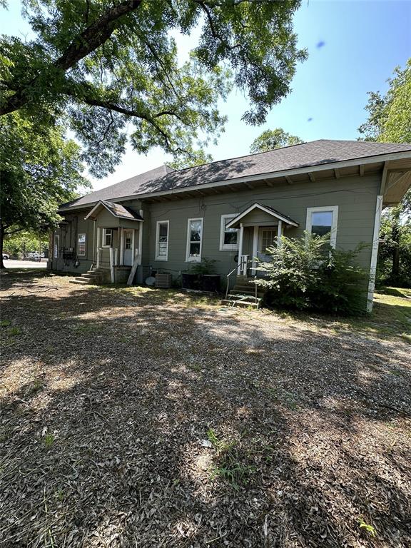 Investor special in the heart of rapidly growing Commerce, TX. This approximately 3,000 sq ft 4-plex features one 3 bed, 1 bath unit and three 1 bed, 1 bath units. The property has been completely gutted to the studs and will require a full renovation, making it unsuitable for conventional financing.

Located near East Texas A&M University and within an area experiencing major redevelopment and revitalization, this property offers exceptional upside potential. Whether you choose to renovate the existing structure or start fresh with new development, the opportunity is there. Perfect for investors, builders, or developers looking to capitalize on the growth and transformation happening throughout Commerce.