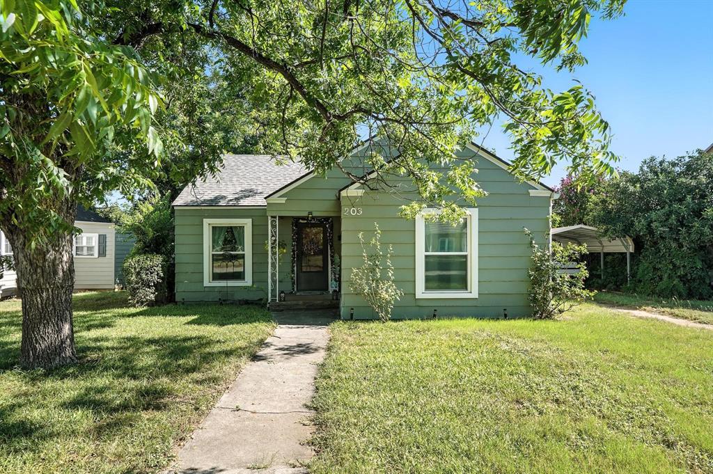 Welcome to this charming 3-bedroom, 2-bath home nestled in a quaint, established neighborhood in Coleman. From the moment you arrive, the large mature tree in the front yard adds timeless curb appeal and a touch of natural beauty that makes the home feel instantly welcoming.
Step inside to discover a spacious living area perfect for relaxing or hosting gatherings, along with a designated dining area that’s just right for family meals or entertaining friends. The kitchen offers a practical layout with ample cabinet and counter space, making meal prep easy and efficient.
All three bedrooms are generously sized, providing flexibility for restful retreats, guest rooms, or even a home office.
Out back, enjoy a comfortable sitting area — ideal for morning coffee or evening conversations — overlooking a large grassy yard that’s perfect for play, gardening, or weekend barbecues. A detached garage adds extra convenience, offering parking, storage, or workshop possibilities.
Located in a peaceful, well-established Coleman neighborhood known for its friendly charm and sense of community, this home beautifully combines functionality, character, and the potential to truly make it your own. Come see how it could be the perfect fit for your next chapter!