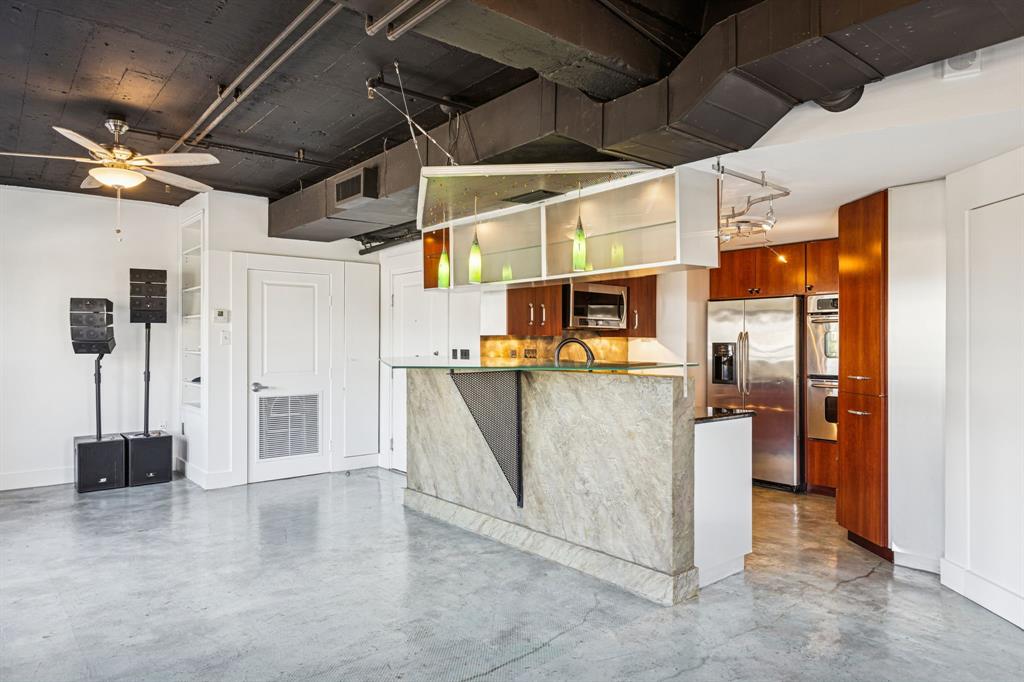 Lake Cliff Tower Condo - Residential