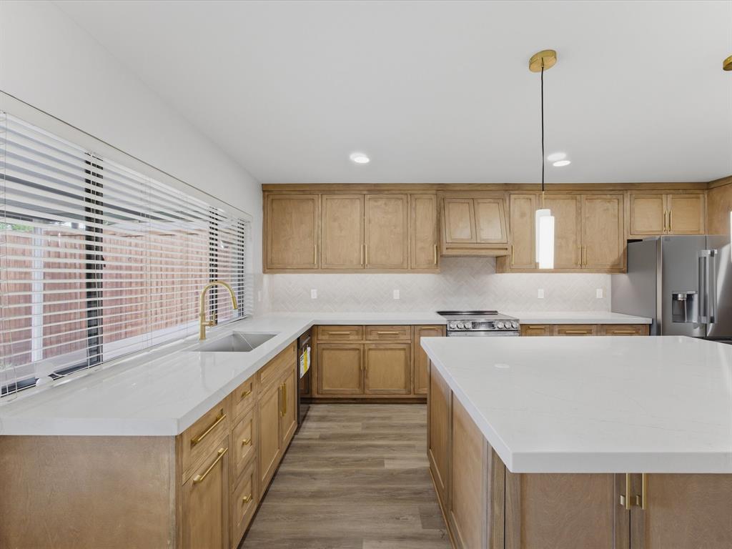 Woodlake 8 - Residential