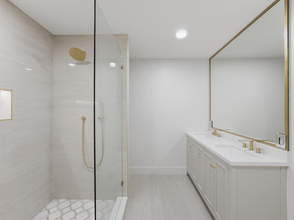 Woodlake 8 - Residential