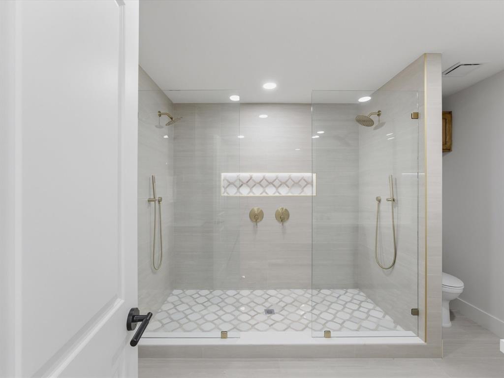 Woodlake 8 - Residential