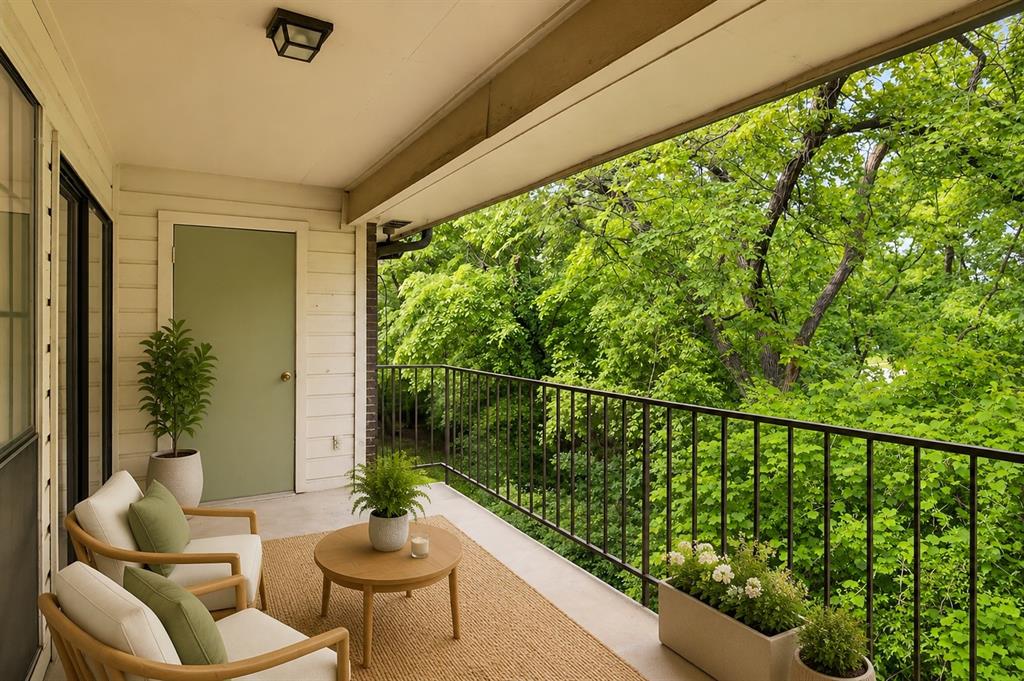 Wedglea Place Condo - Residential