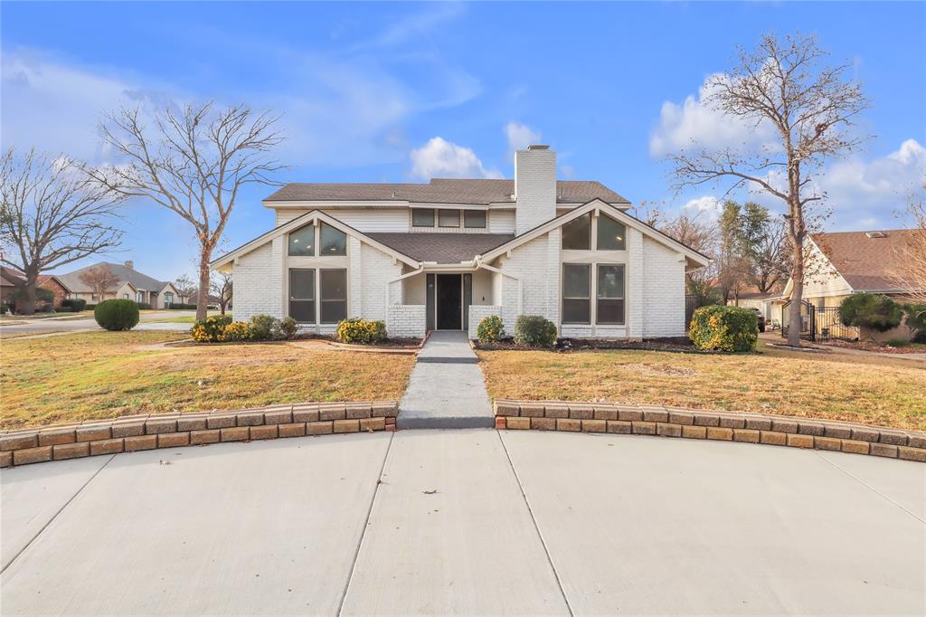 SELLER INCENTIVE 1% TOWARDS CLOSING COST OF LOAN IF USING PREFERRED LENDER.
Beautifully reimagined ranch-style home on a spacious quarter-acre lot in the heart of Irving. This fully remodeled residence blends classic single-story charm with modern finishes throughout, featuring an open-concept layout, updated kitchen and baths, new flooring, and fresh interior and exterior touches. The expansive backyard offers endless potential for outdoor living, entertaining, or future enhancements. Move-in ready with thoughtful upgrades, this home delivers comfort, style, and space in an established neighborhood close to major highways, dining, and shopping.