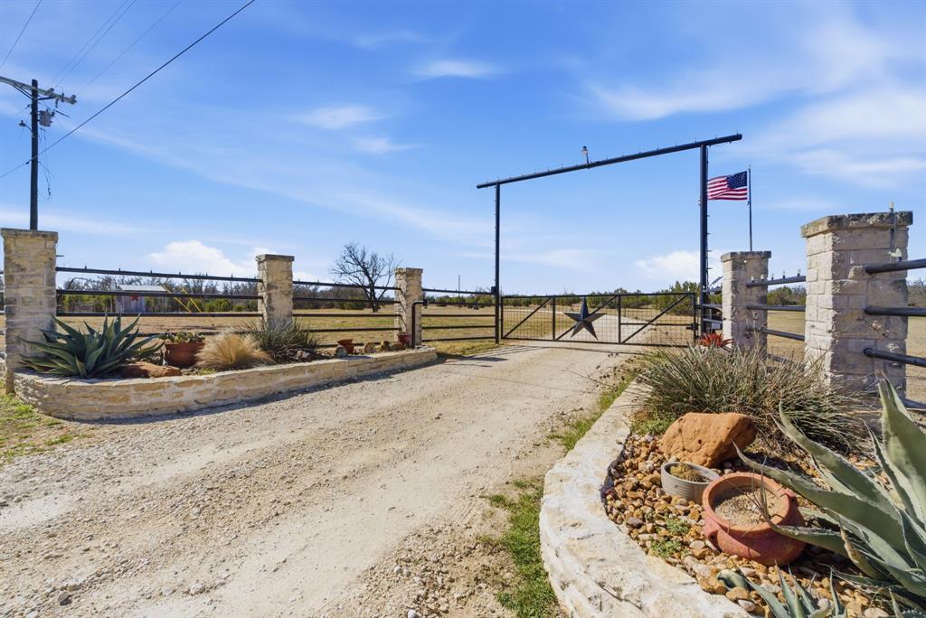 J H Hightower Surv A 1109 - Residential