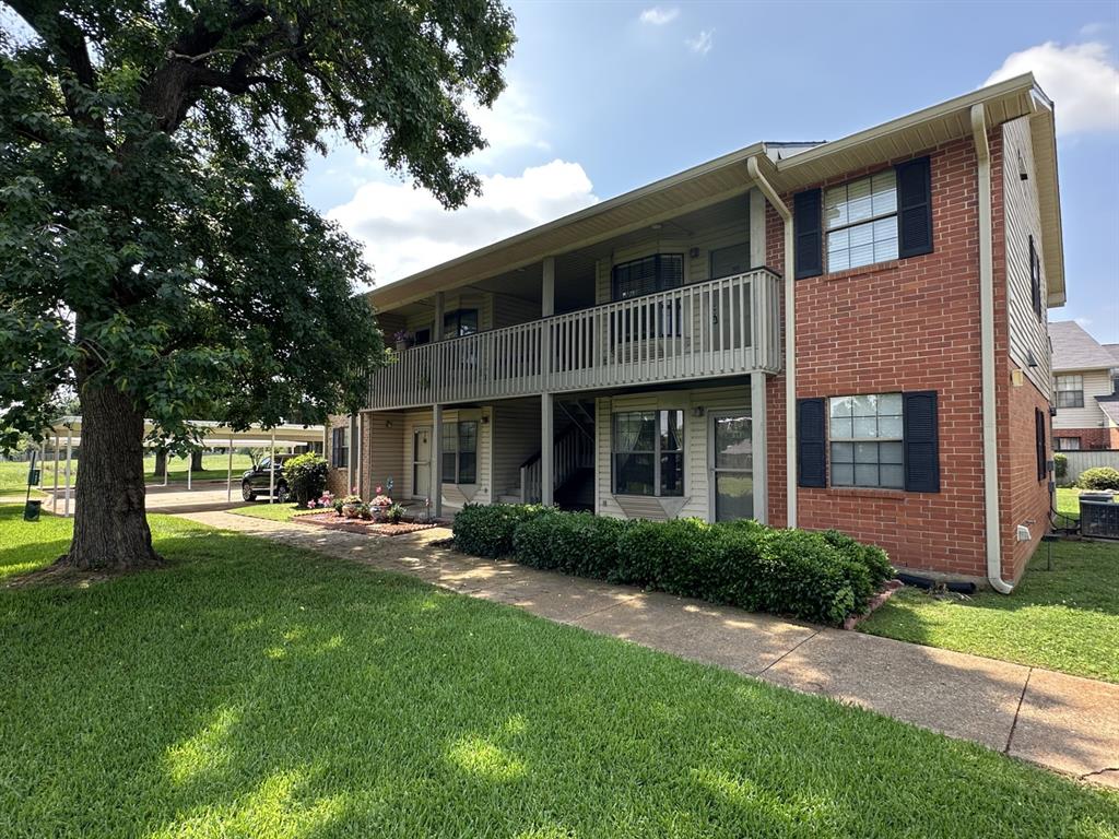 Welcome to Carriage Quarters — a charming, well-maintained condominium community nestled in the heart of North Bossier. This private end-unit offers more seclusion than most, positioned along the outer edge of the complex for added peace and quiet. The kitchen and dining space is well-equipped with an electric range, dishwasher, and microwave — and as a bonus, the refrigerator, washer, and dryer convey with the sale (not warranted). Step out onto the fully enclosed private balcony for the perfect spot to relax and recharge after a long day. Enjoy true low-maintenance living with an HOA that provides a gated entry and covers water, sewer, trash, exterior pest control, grounds maintenance, roof, and flood insurance — leaving little for you to worry about. And includes an inground community pool and tennis courts. Ideally situated between Airline Drive and Benton Road, this home provides quick and convenient access to Willis-Knighton Bossier, I-220, I-20, and an abundance of shopping and dining destinations. Whether you're a first-time buyer, downsizer, or savvy investor, this move-in-ready gem checks every box. Come see it for yourself!