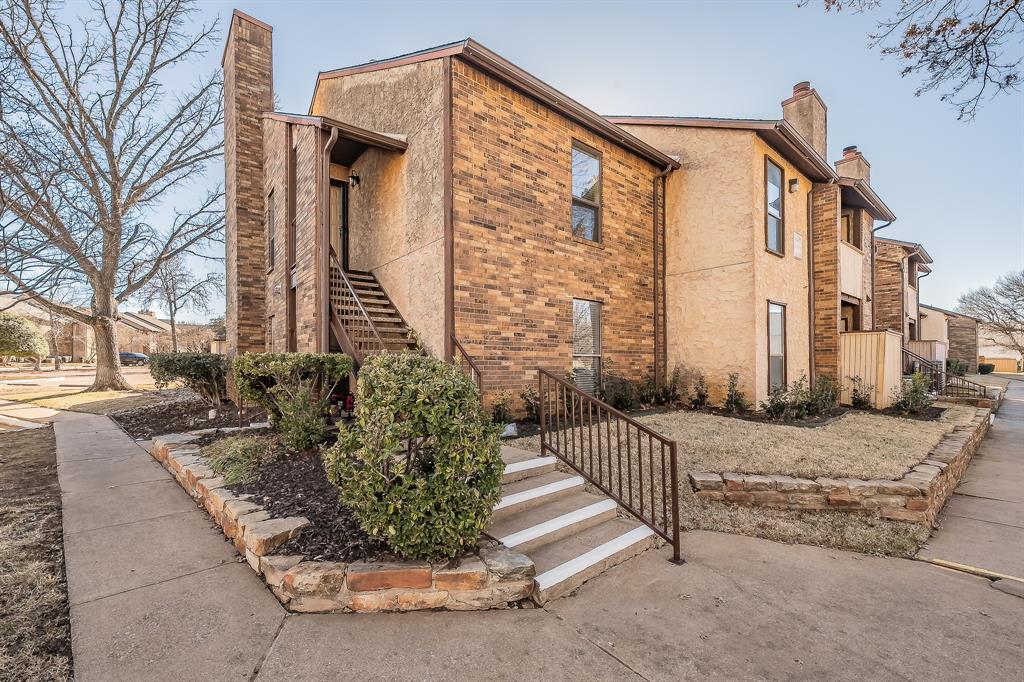 Welcome home to this well appointed one-bedroom, one-bath gated community condo in the heart of Arlington! This second-floor end unit offers added privacy and limited noise disturbance, along with a designated parking space for convenience. Inside, enjoy a thoughtfully designed layout featuring no carpet throughout, granite countertops in the kitchen, and all appliances conveying. The spacious primary bedroom includes an oversized 9x5 walk-in closet, while the living room is anchored by a charming wood-burning brick fireplace—perfect for cozy evenings. An enclosed porch sunroom adds flexible bonus space ideal for relaxing, working, or entertaining.
Residents enjoy resort-style HOA amenities including multiple swimming pools, tennis courts, racquetball courts, a clubhouse, and a fitness center. Prime location with quick access to DFW Airport and just minutes from everything Arlington has to offer—Texas Live!, AT&T Stadium (Cowboys), Globe Life Field, Six Flags, and Hurricane Harbor. Walk to nearby shopping and dining, with easy access to I-30 and Highway 360 for a smooth commute. Ideal for homeowners or investors seeking comfort, convenience, and lifestyle.