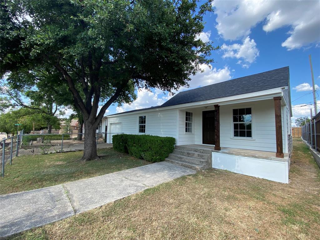 This charming, fully remodeled, 3 bedroom, 1 bath, 1 living area, 1 car garage home is located in the Diamond Hill area of Fort Worth. It is conveniently located to the stockyards and downtown FW.  Remodel features include include new roof, exterior siding and exterior paint, luxury vinyl plank flooring throughout the home, decorative tub shower surround tile in bathroom, new cabinet with cultured marble quartz countertop in bathroom, new upper and lower kitchen cabinets with quartz countertop and stainless steel undermount sink, new black and stainless gas range, exterior and interior doors, energy efficient windows, decorative light fixtures, ceiling fans, plumbing fixtures and door hardware, central air and heat, tankless water heater, covered front and back porch and wood fencing. This home is perfect for a family or can be a great investment property.