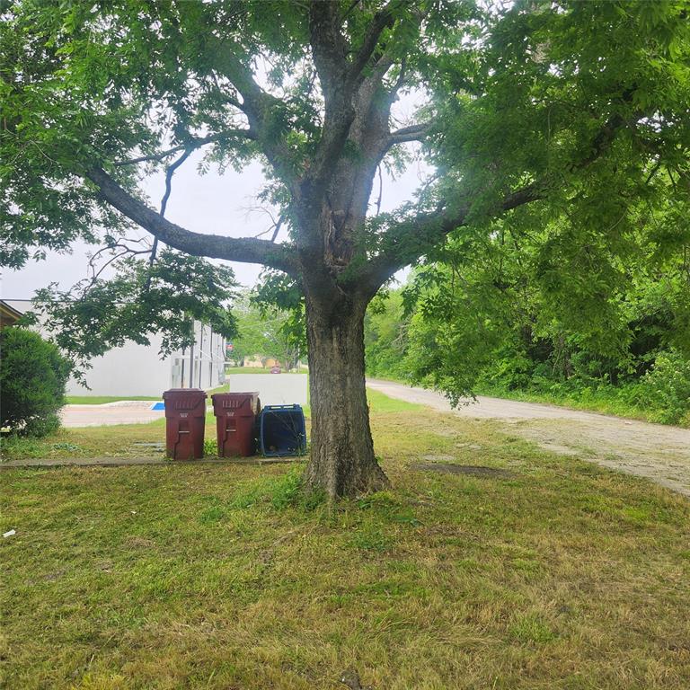 Great Opportunity in the vibrant and growing area of Farmersville, just off Hwy US380. Property has commercial possiblites or residential. Property is being sold AS-IS. House is in rough shape and has little to no value. No inside showings.