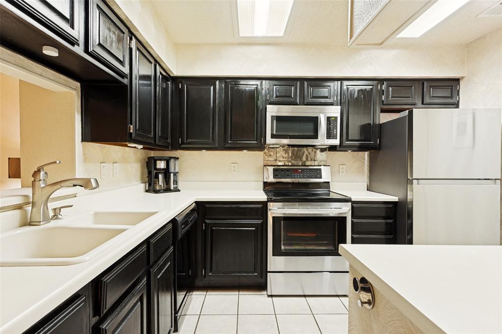 Cloisters Condo The - Residential