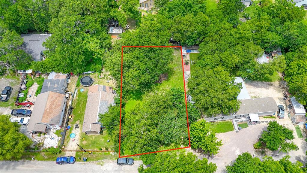 Discover the perfect opportunity to build your dream home or investment property on this .210-acre lot located within the Corsicana city limits. With no HOA restrictions, you’ll enjoy the freedom and flexibility to design a space that truly suits your needs—whether you're planning a custom residence, a rental property, or a long-term investment. This spacious lot offers city utilities nearby and convenient access to schools, shopping, dining, and all the amenities Corsicana has to offer.