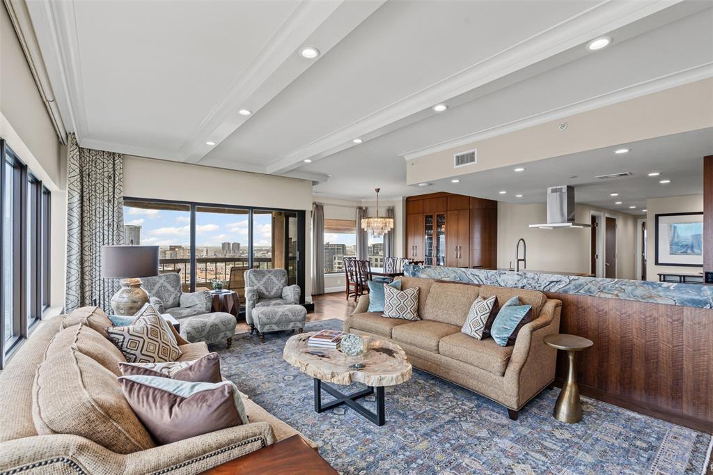 Latour Condo - Residential