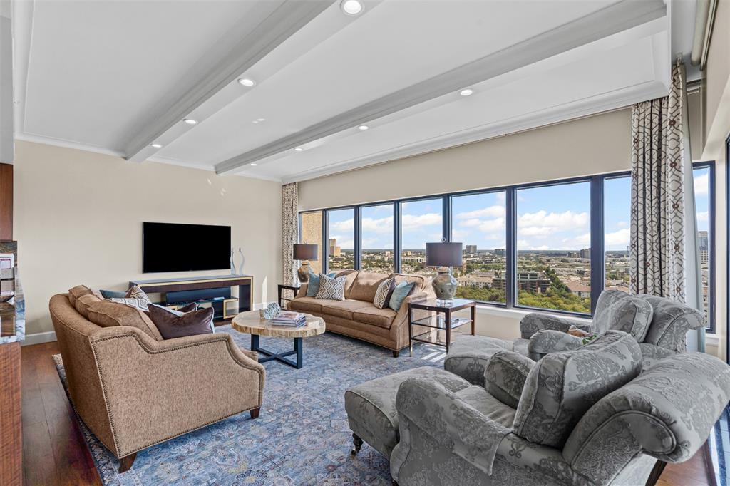 Latour Condo - Residential