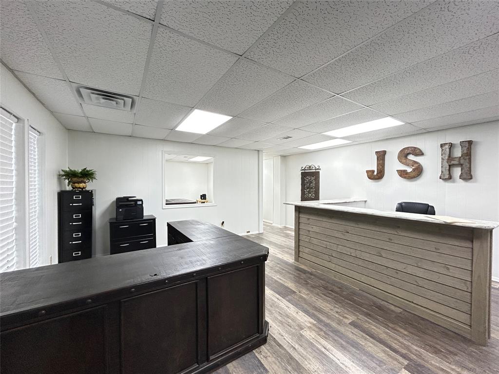 Orig Town Of Commerce - Commercial Sale