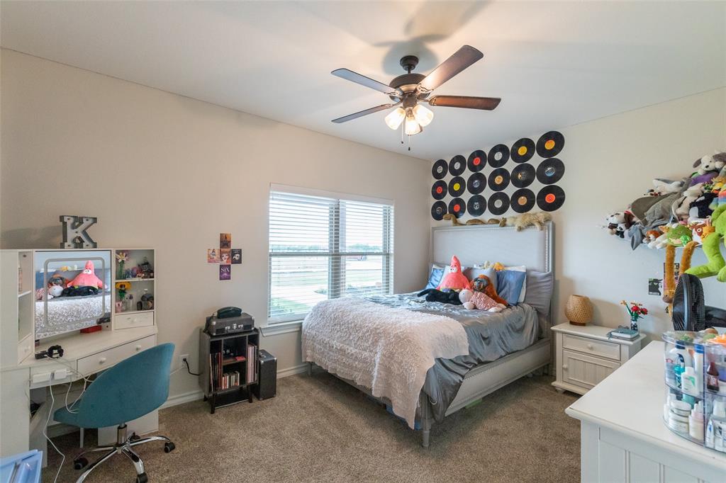 A1142 SUR 37 L A L NW - Residential