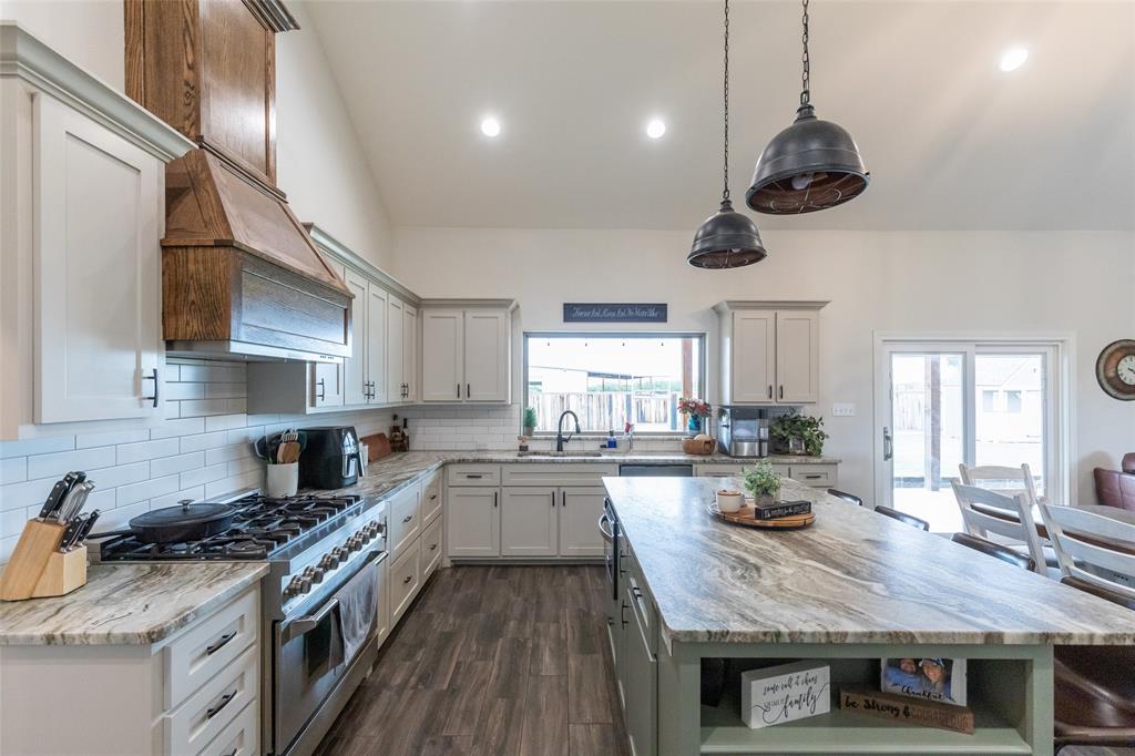 A1142 SUR 37 L A L NW - Residential
