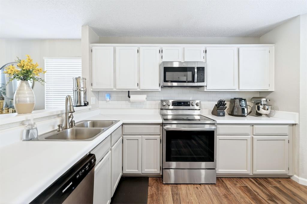 Ruisseau Place - Residential