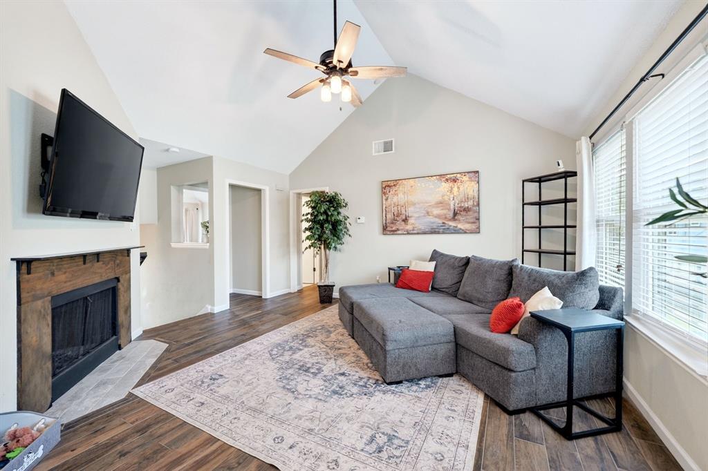 Ruisseau Place - Residential