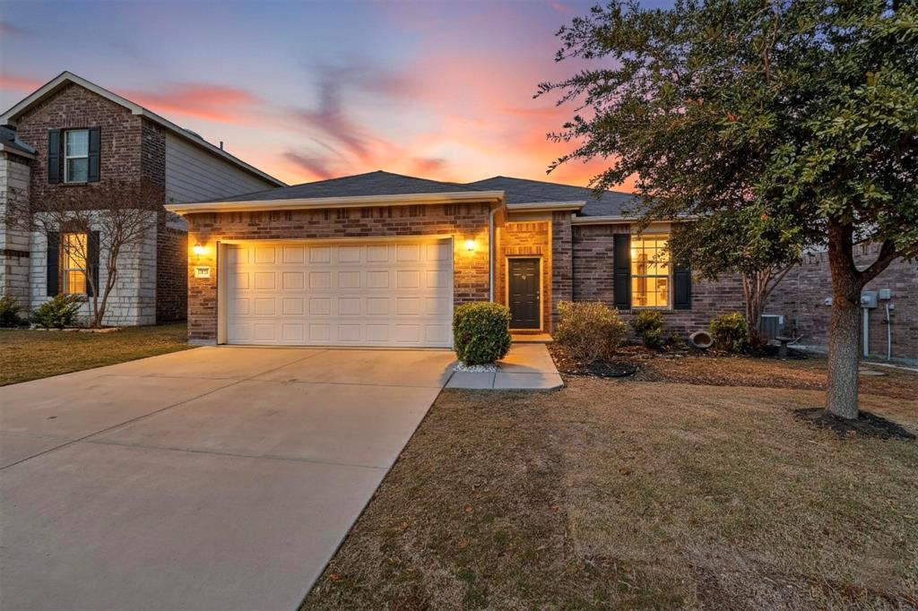 Welcome to your next home nestled in the sought-after West Fork Ranch community. This charming four-bedroom, two-bath home combines modern amenities with a warm, welcoming feel. Built in 2017, it offers the perfect blend of newer construction and a well-established neighborhood.
Step inside to discover an open-concept living area with abundant natural light, a stylish kitchen featuring granite countertops and stainless steel appliances, and a spacious primary suite with a walk-in closet.
Outside, you’ll find a private backyard that’s perfect for entertaining or relaxing, complete with three fruit-bearing trees that add a touch of natural charm. The neighborhood itself is part of the highly regarded Keller ISD and is conveniently close to shopping.
Residents enjoy fantastic amenities, including two community pools—one featuring a kid-friendly water park—a dog park, and scenic walking trails that make it easy to enjoy the great outdoors.
Don’t miss your chance to own this delightful home in one of the area’s most welcoming neighborhoods!