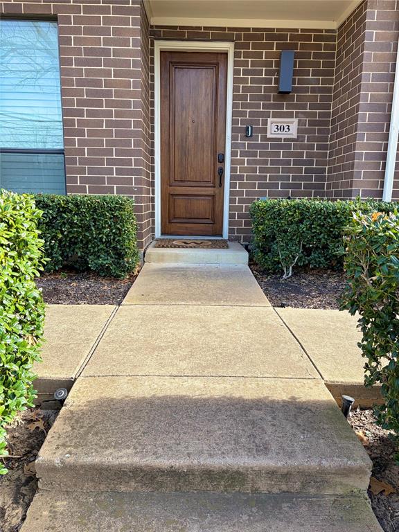 Shelby Court Oaklawn Condos - Residential