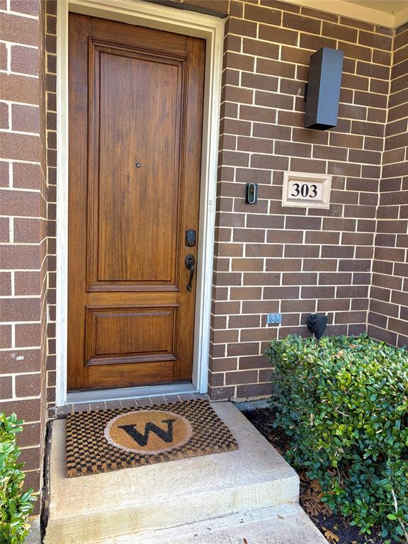 Shelby Court Oaklawn Condos - Residential