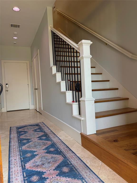 Shelby Court Oaklawn Condos - Residential
