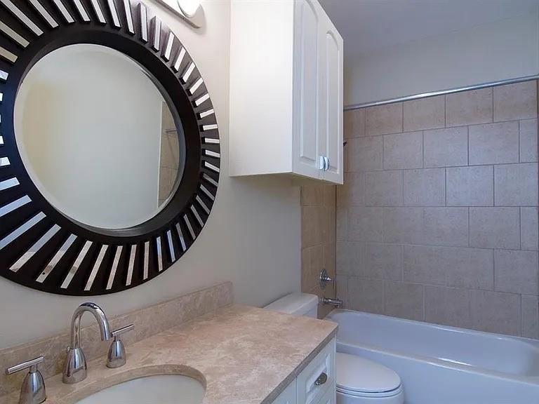 Shelby Court Oaklawn Condos - Residential
